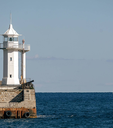 Обложка для места Ялтинский маяк