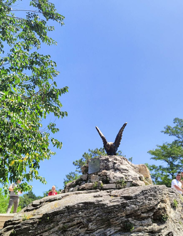 Скульптура Орла