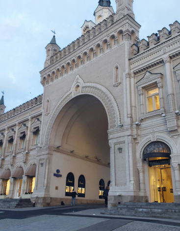 Театральный проезд.