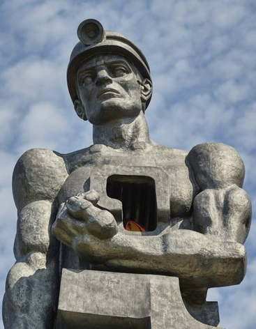 Мемориал "Память шахтерам Кузбасса", скульптор Эрнста Неизвестный