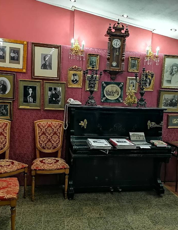 Старинный фото салон, квартира