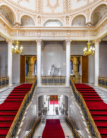 Парадная лестница Шуваловского дворца