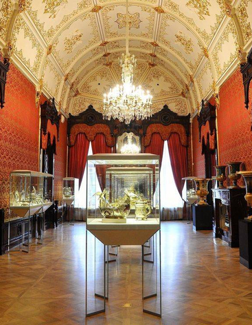 Красная гостиная