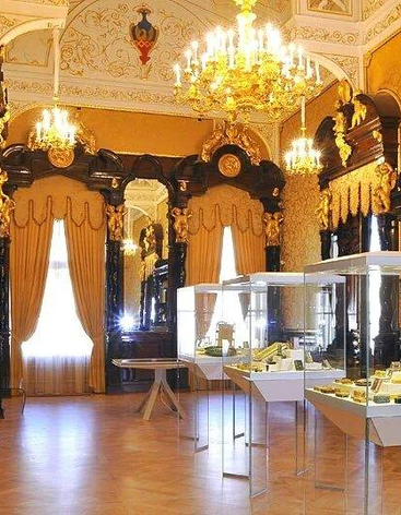 Золотая гостиная