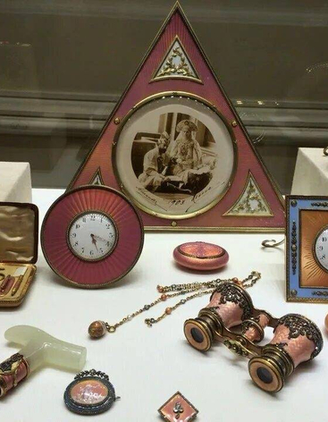 Зал ювелирных галантерейных изделий