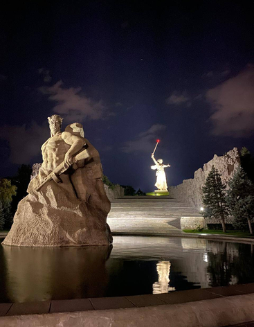 Мамаев курган, Входная площадь