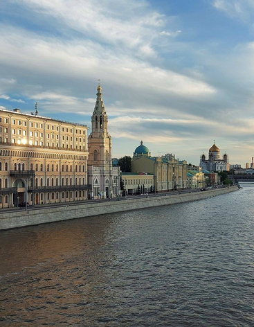 Софийская набережная.