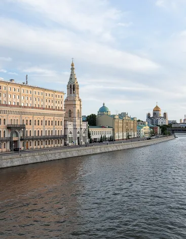 Софийская набережная.