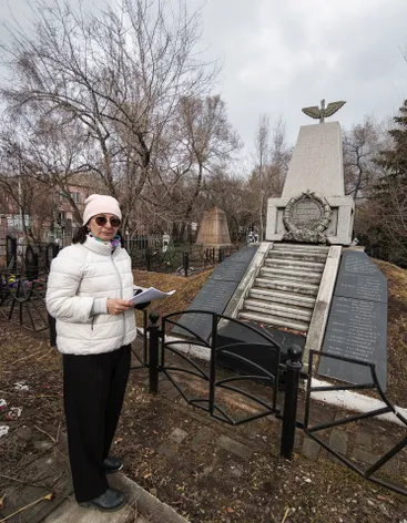 Памятник летчикам АлСиба