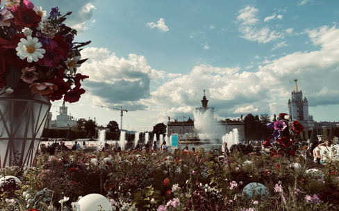 От «Золотых колосьев» до «Космоса»: парад планет ВДНХ