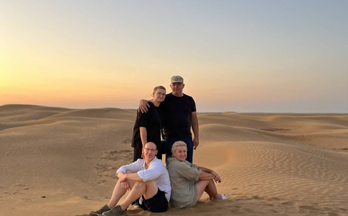 Розовое озеро и горящий источник