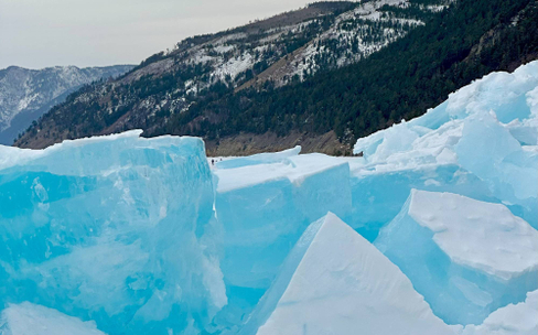 Зимний Байкал в Большом Голоустном. Лёд и метановые пузырьки