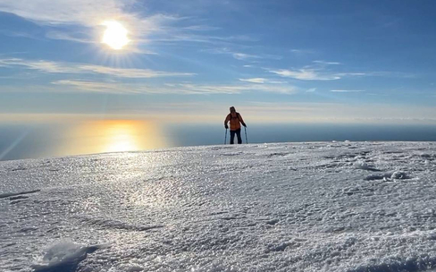 Трекинг на снегоступах к вершине Мамдзышка – зимняя магия Абхазии!