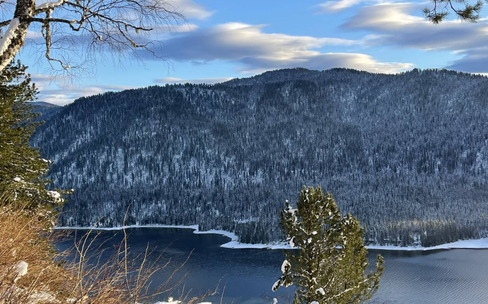 Телецкое озеро: весенний день