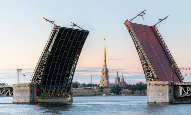Ночная экскурсия по городу: разводные мосты