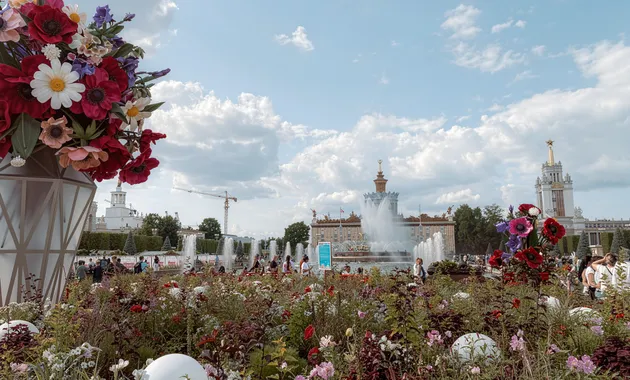 От «Золотых колосьев» до «Космоса»: парад планет ВДНХ