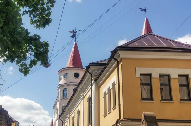Выборг: пешком хорошо, а на машине лучше
