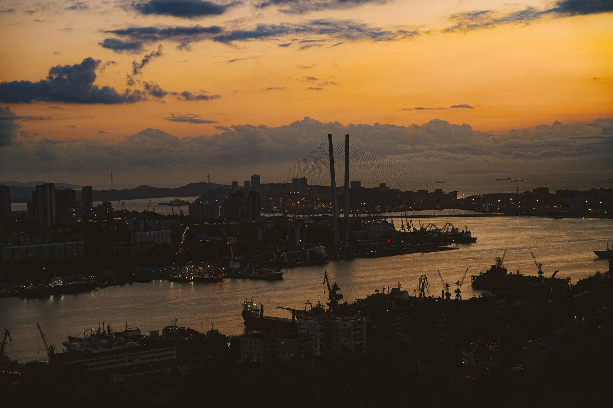 Обложка места Золотой мост