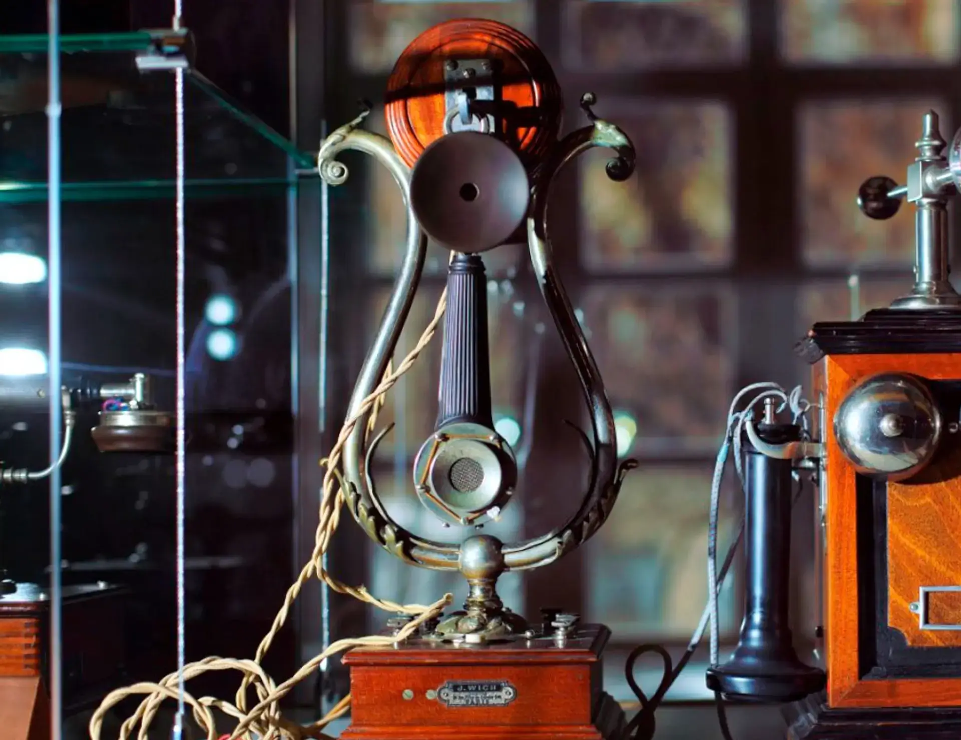 Обложка места Музей истории телефона