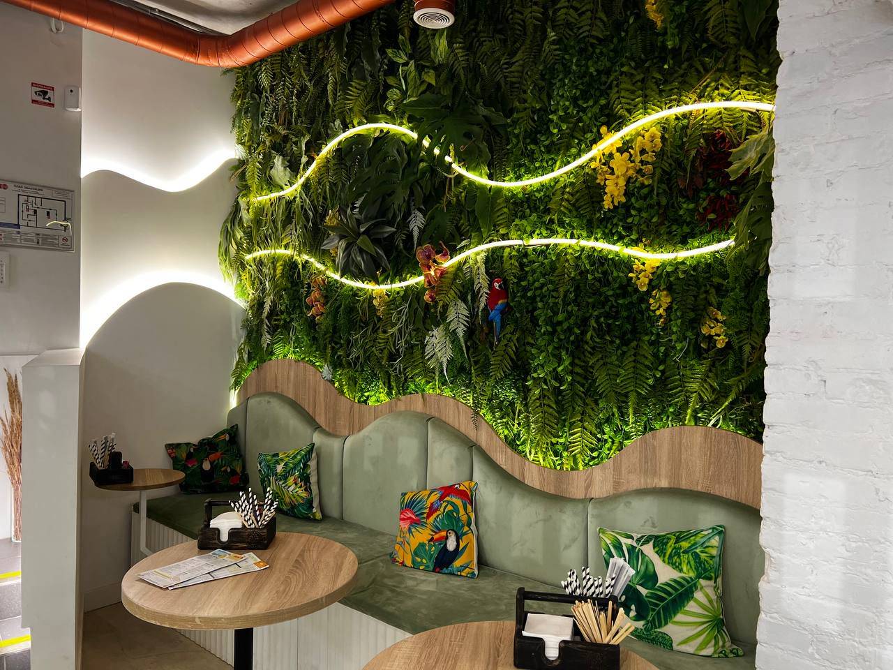 Обложка места Кофейня и магазин «Флориста-Бариста»