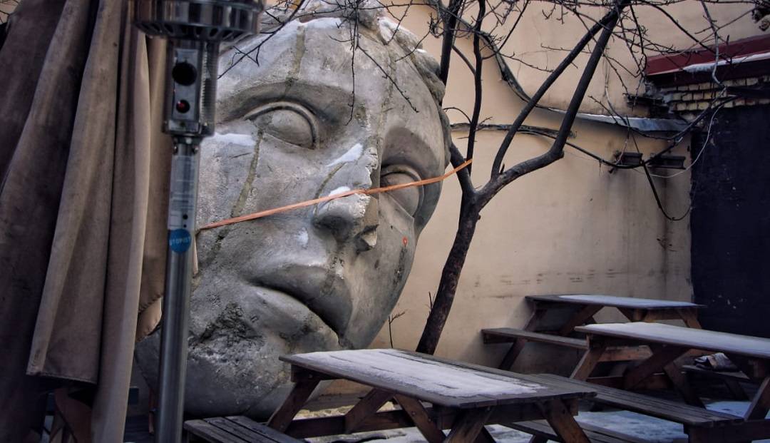 За угол от Невского проспекта. Петербургские проходные дворы