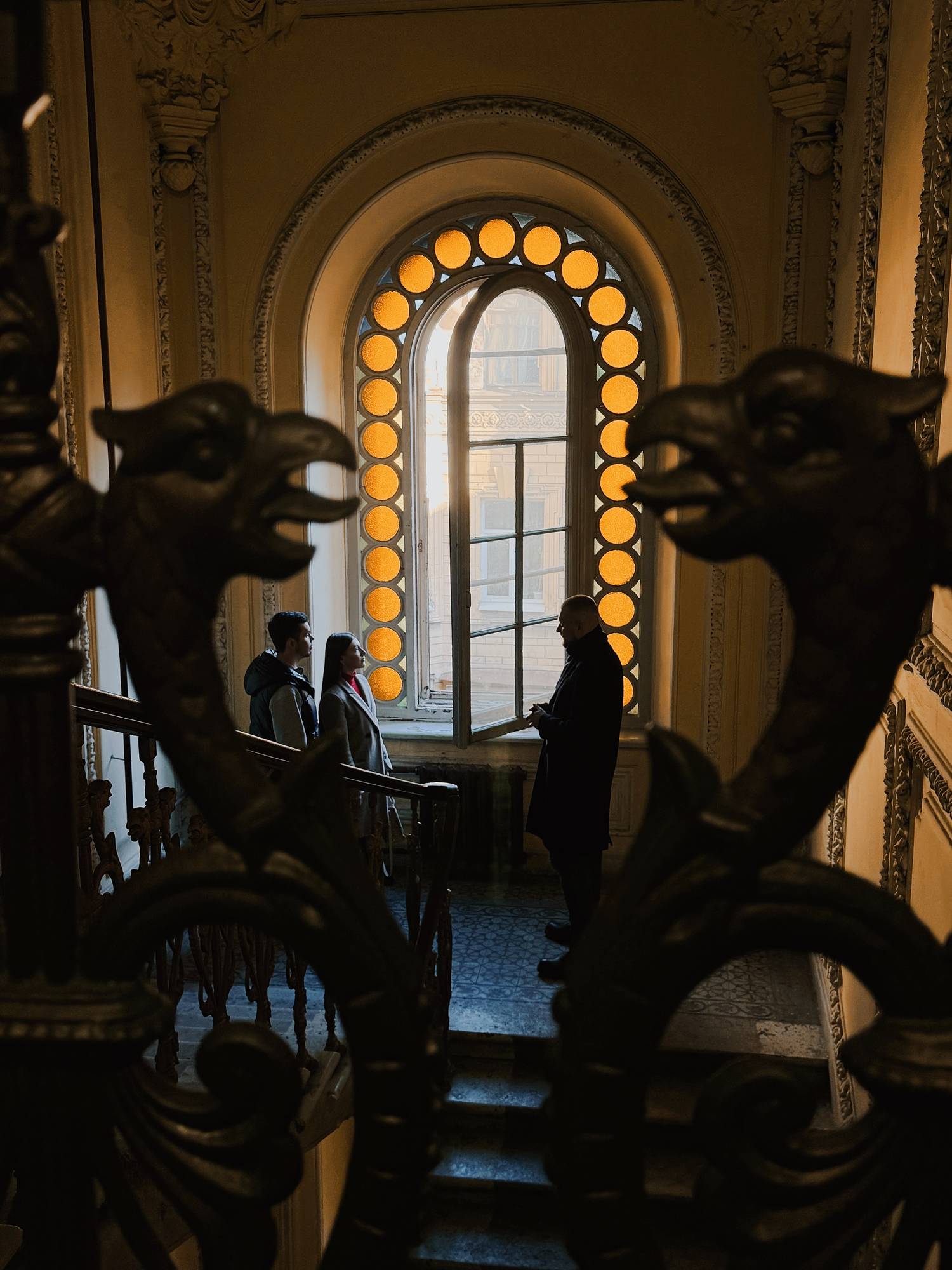 От парадных до стрит-арта: по знаковым местам Петербурга на авто премиум-класса