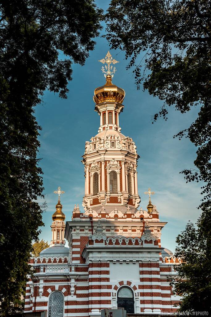Смоленское кладбище. Петербург, где живет память