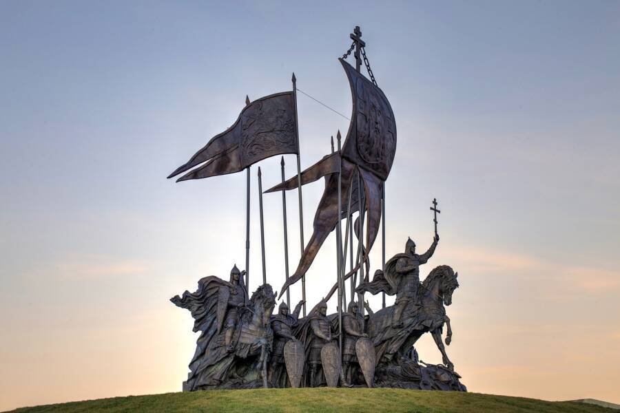 Обложка места Мемориальный комплекс «Князь Александр Невский с дружиной»