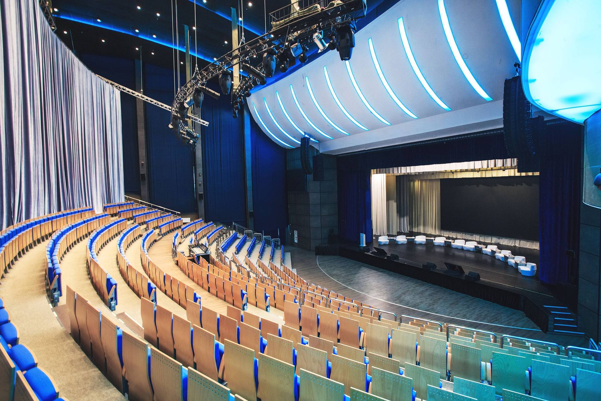 Обложка места КЦ «Янтарь-холл»