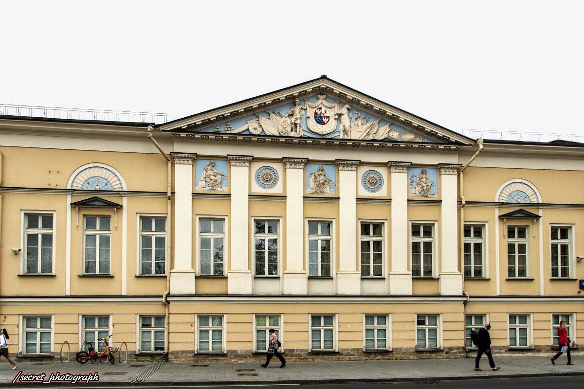 Из Кремля в заграничные места, от дворца до крыльца