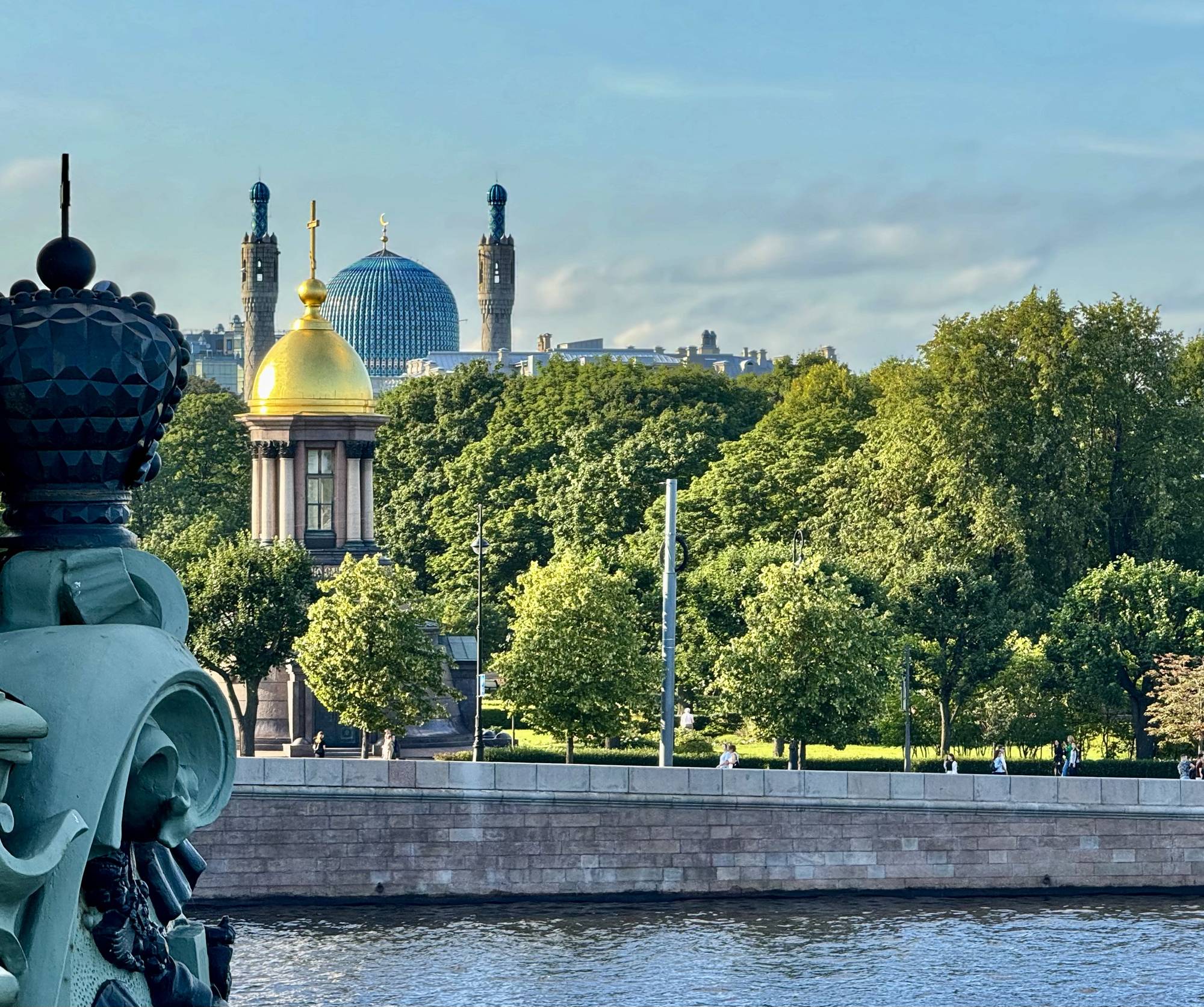 Петроградка: уютная и живая