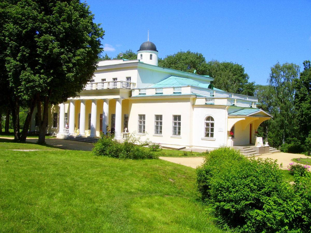 В музей-усадьбу великого русского поэта Ф.И. Тютчева в селе Овстуг Брянской области