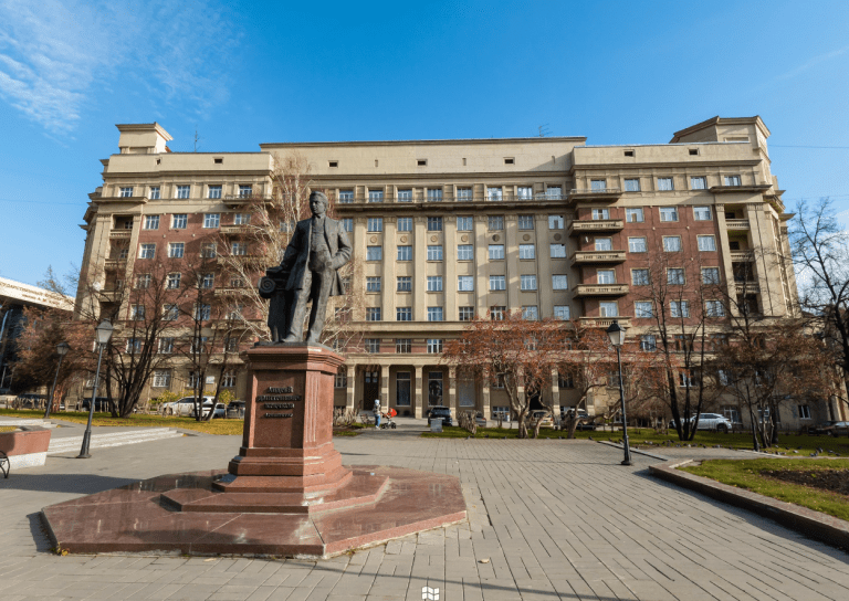 Обложка места Стоквартирный дом