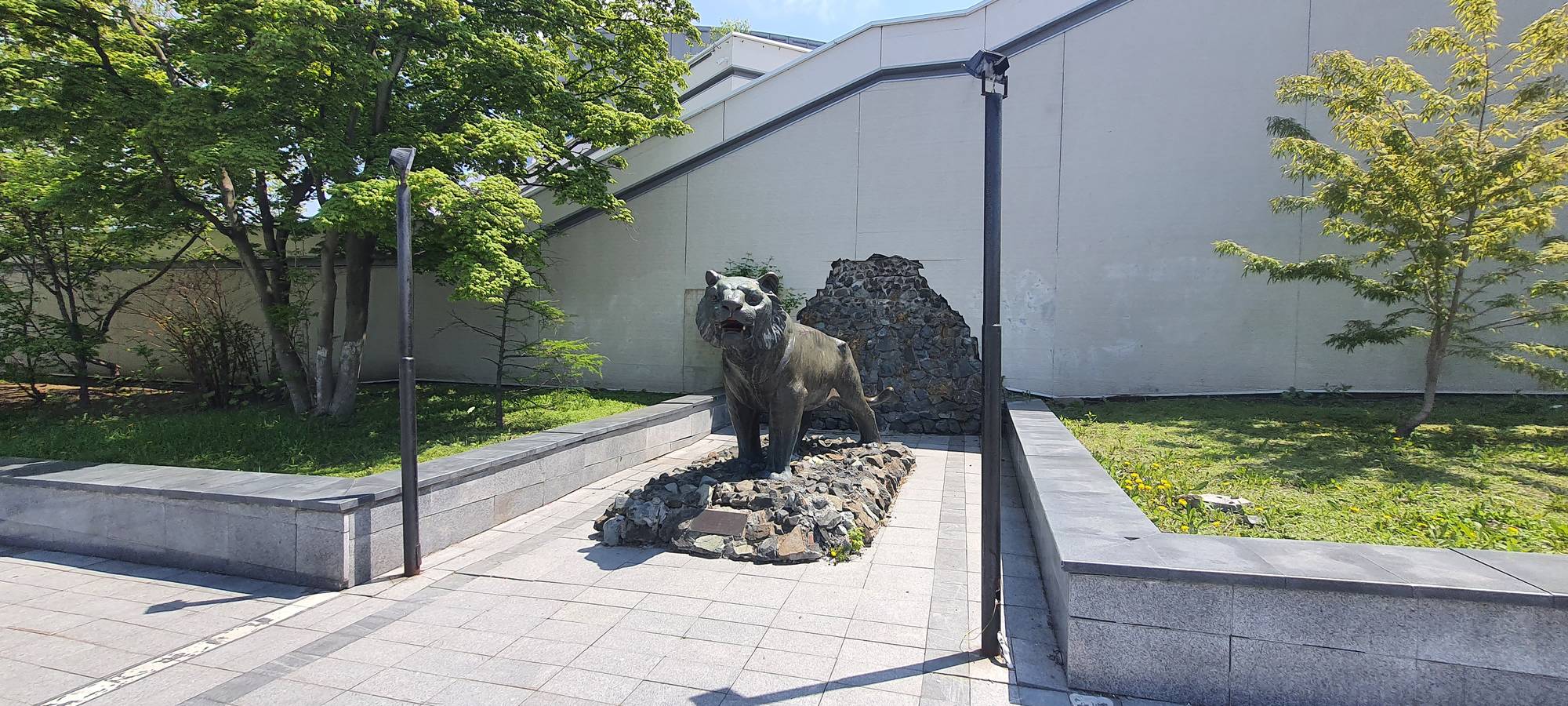 Обложка места Памятник амурскому тигру