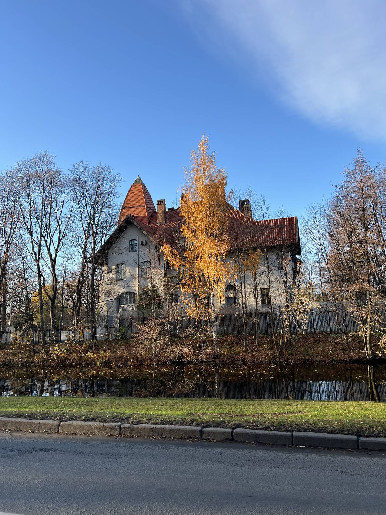 Каменный остров: от Петра до элитного жилья