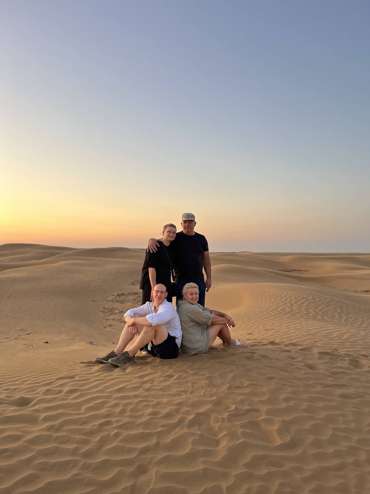 Розовое озеро и горящий источник