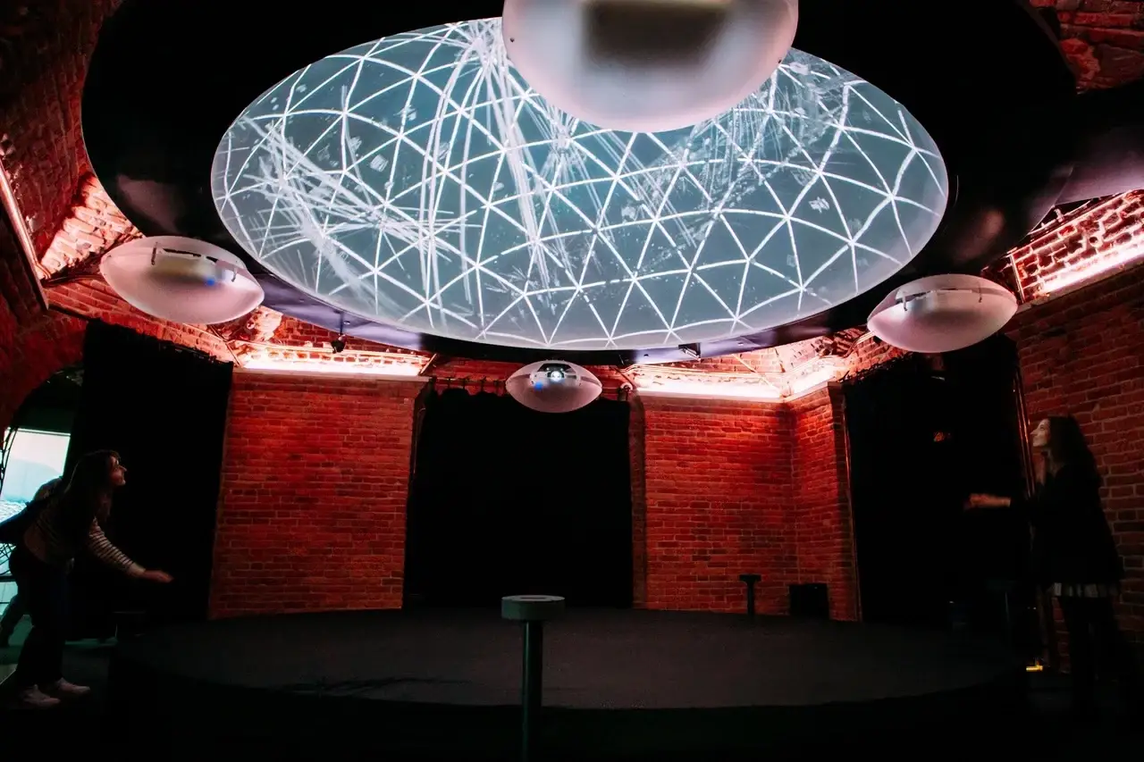 Обложка места Галерея цифрового искусства «Цифергауз»