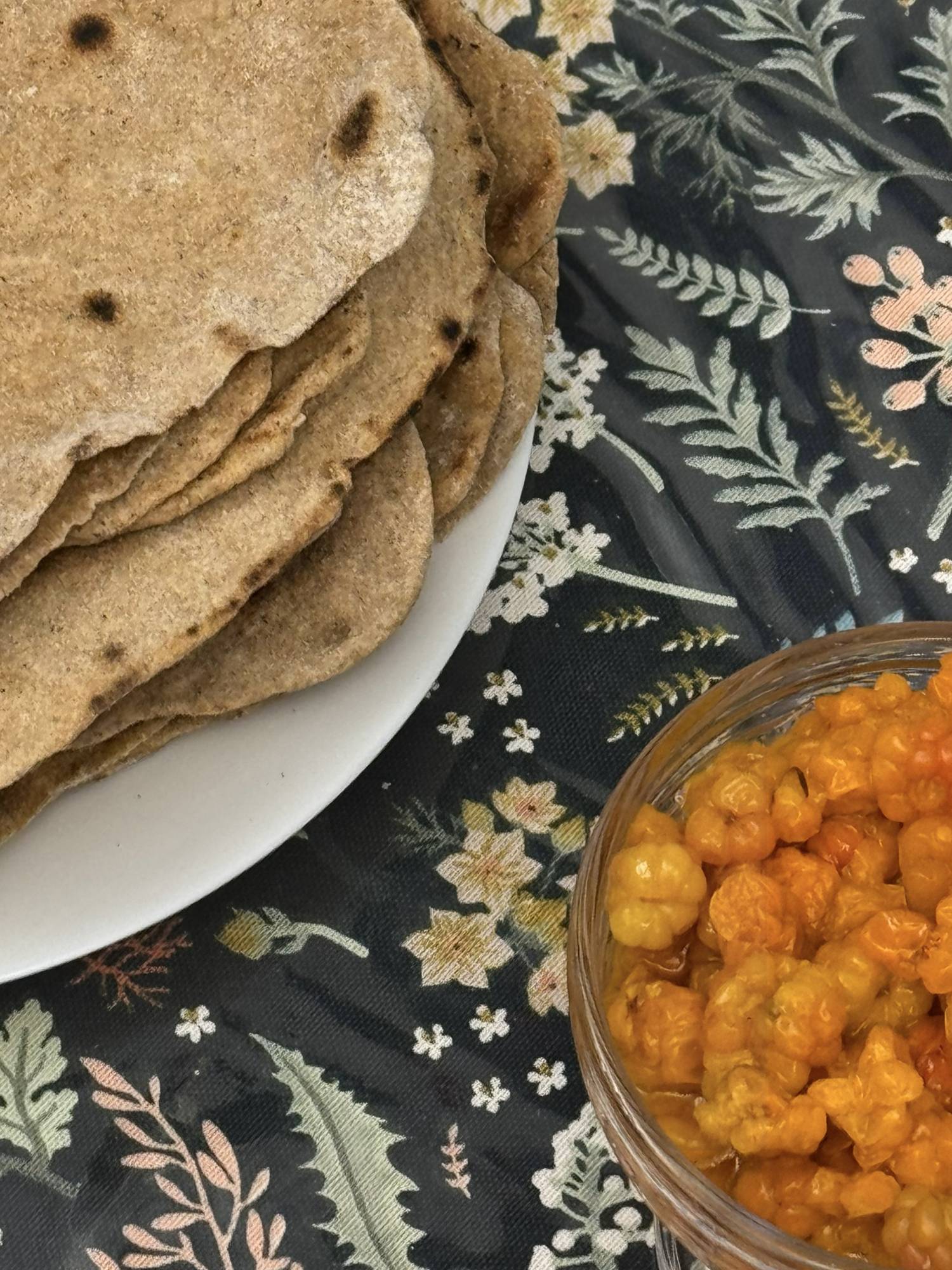 Гастрономический артистолк «Литературное чаепитие по-ямальски»