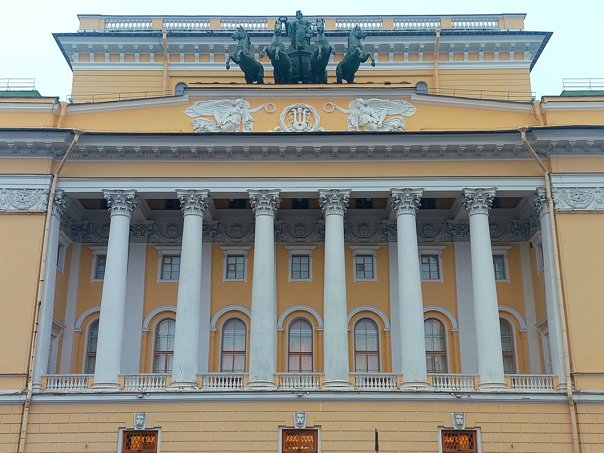 Театральный Петербург