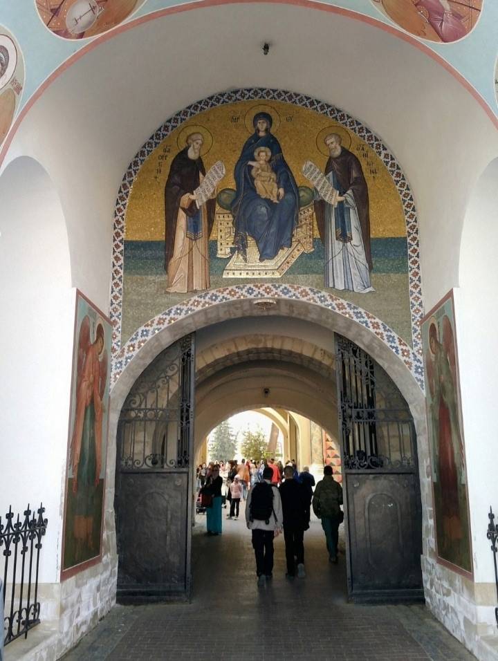 Знакомство с Лаврой: история и святыни в Сергиевом Посаде