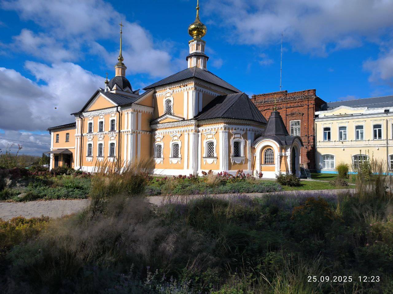 Суздаль: наследие зодчих и вкус легендарной медовухи