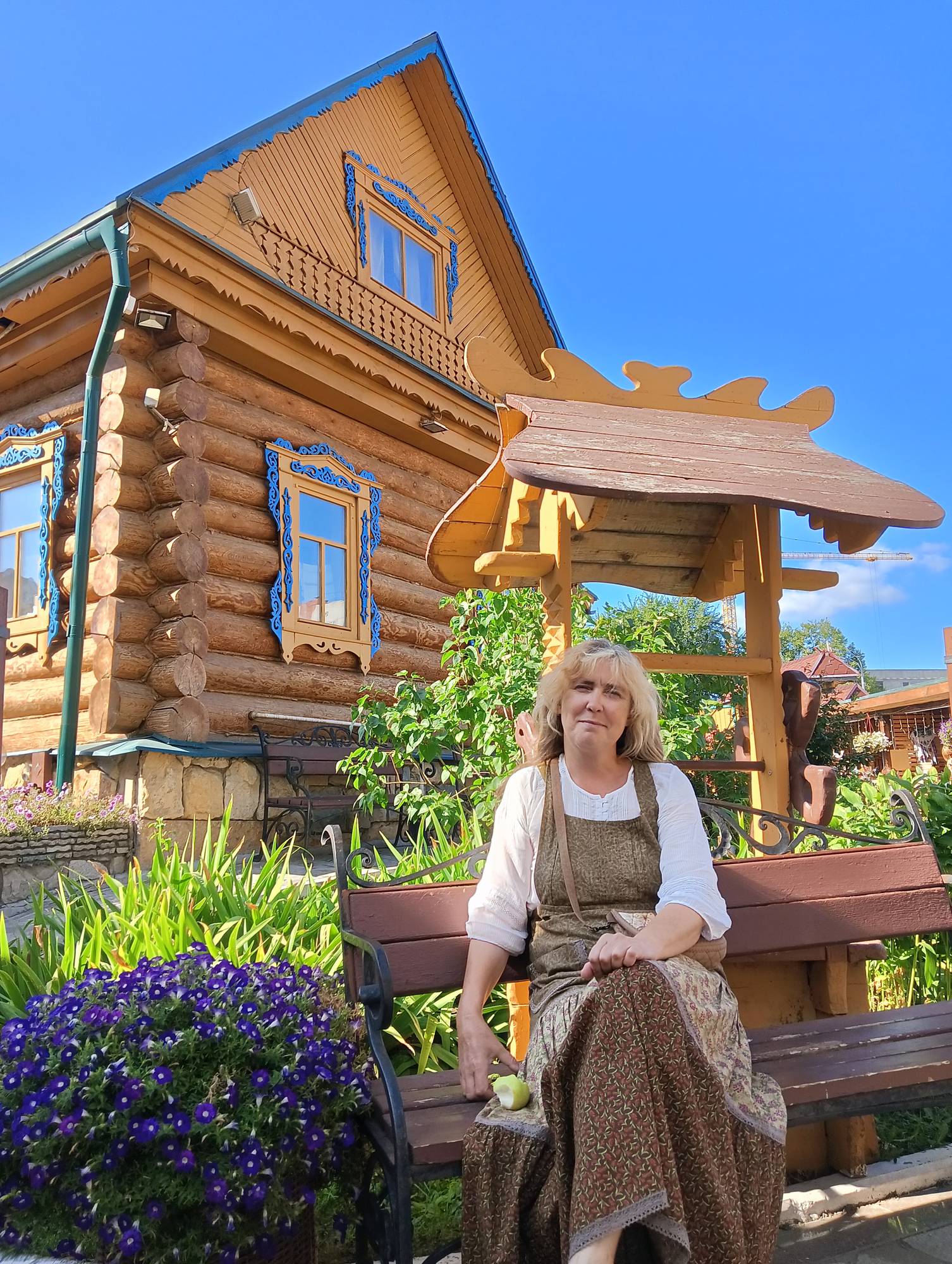 Традиционное чаепитие в деревенской избе под Суздалем