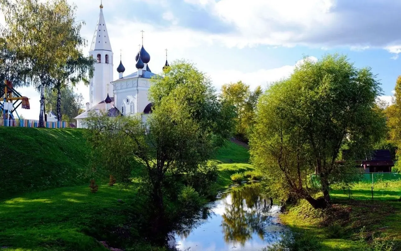Едем в Вятское: в село купцов и огурцов