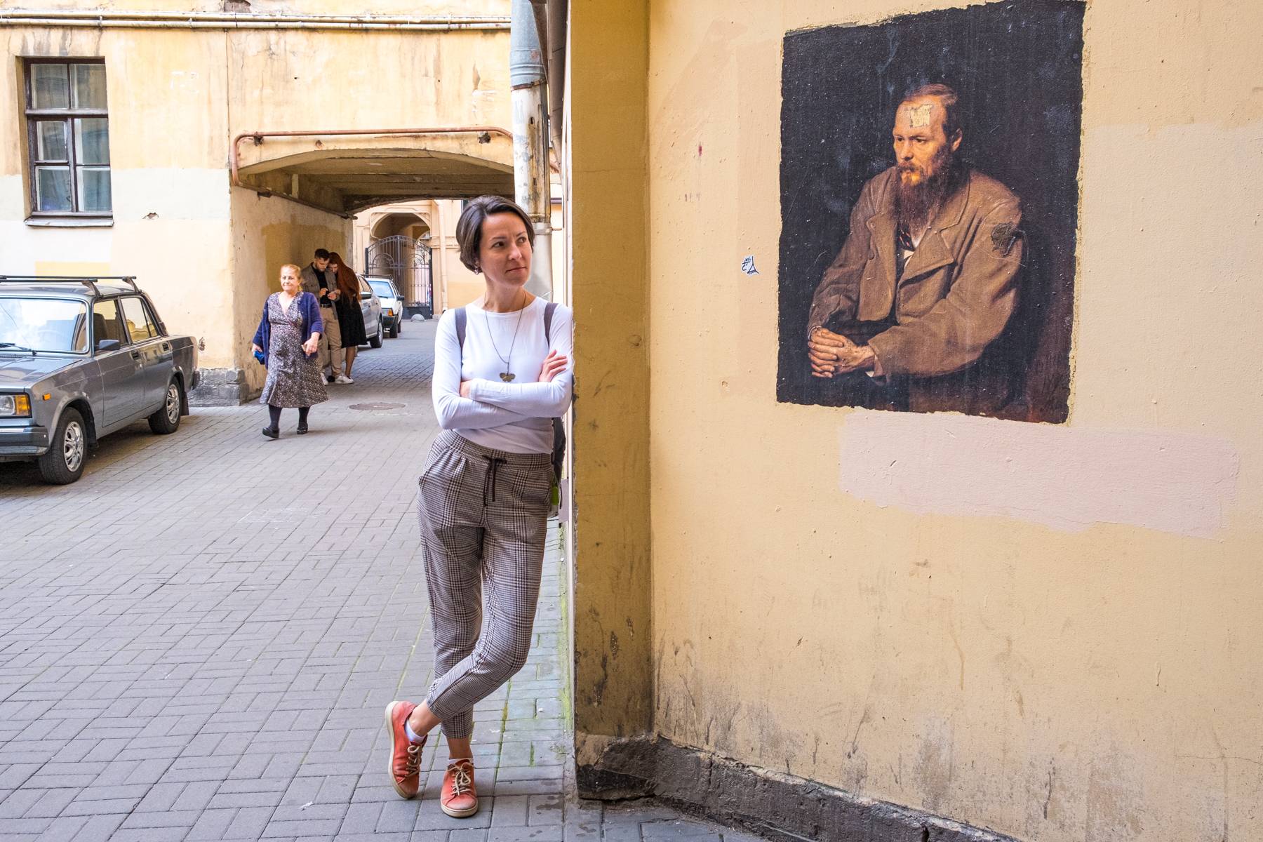 Вдоль Невского дворами с атмосферой Ленинградского рок-клуба