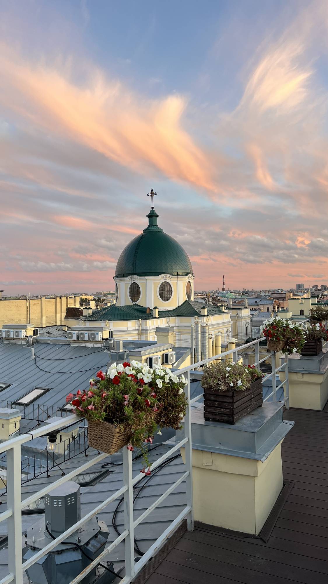 Крыши Петербурга и сила искусства