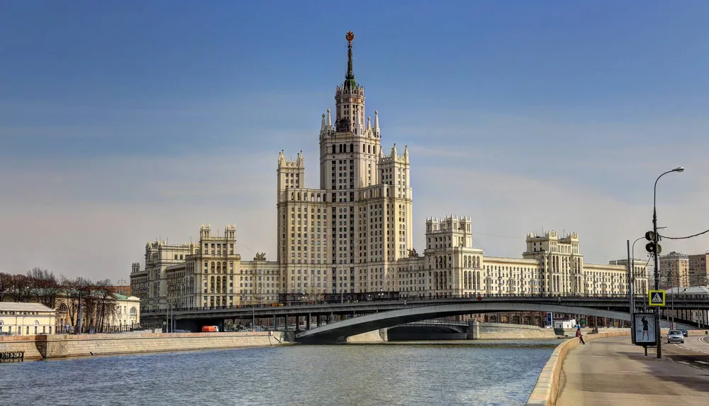 Жилой дом на Котельнической набережной в Москве 