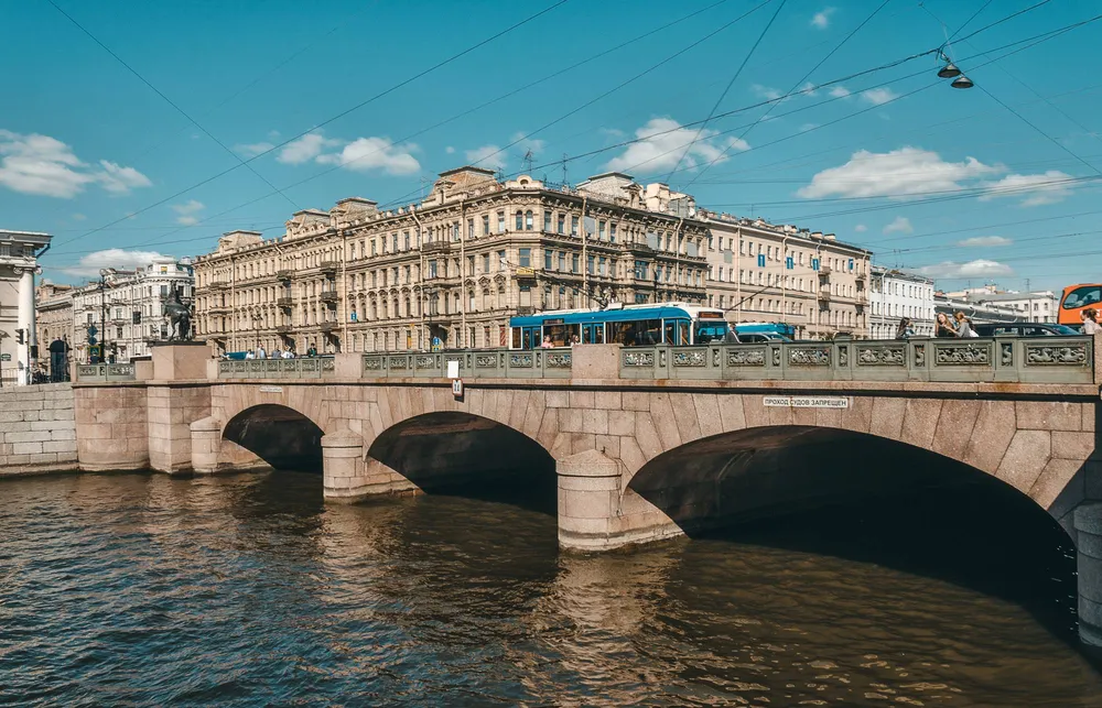 Аничков мост в Петербурге