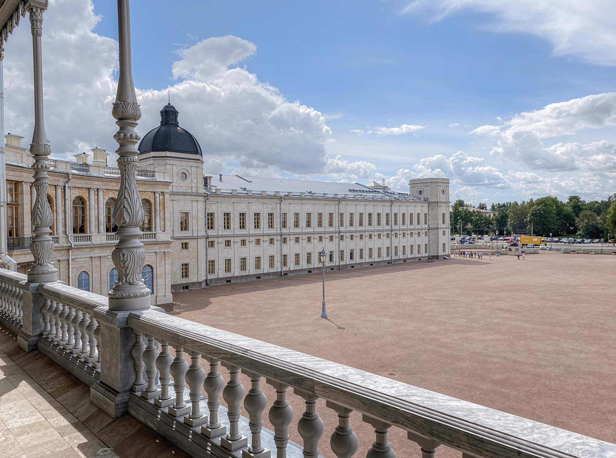 Экскурсия в Гатчину с посещением дворца и мастер-классом на сыроварне
