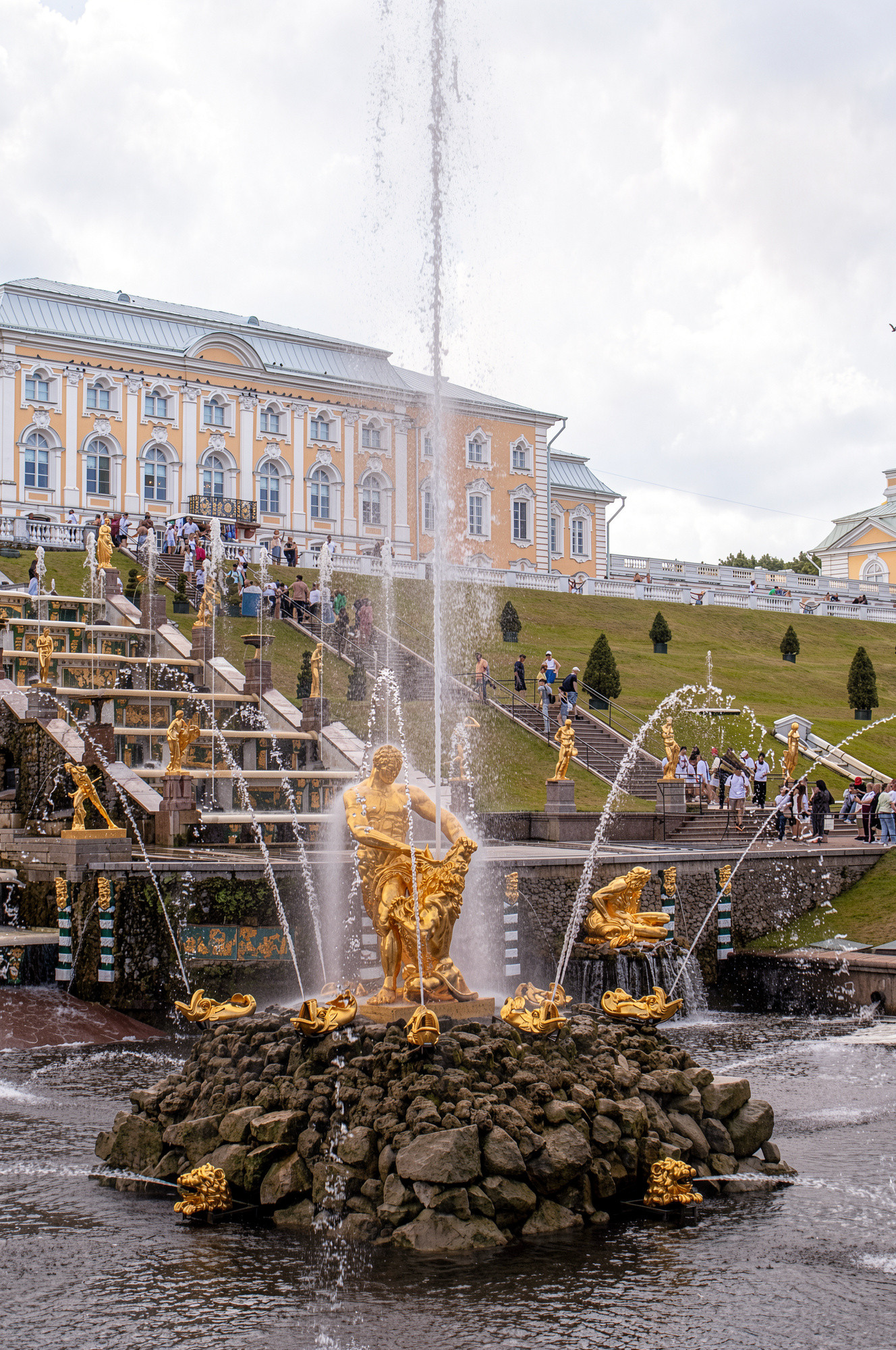 В Петергоф на метеоре: Нижний парк
