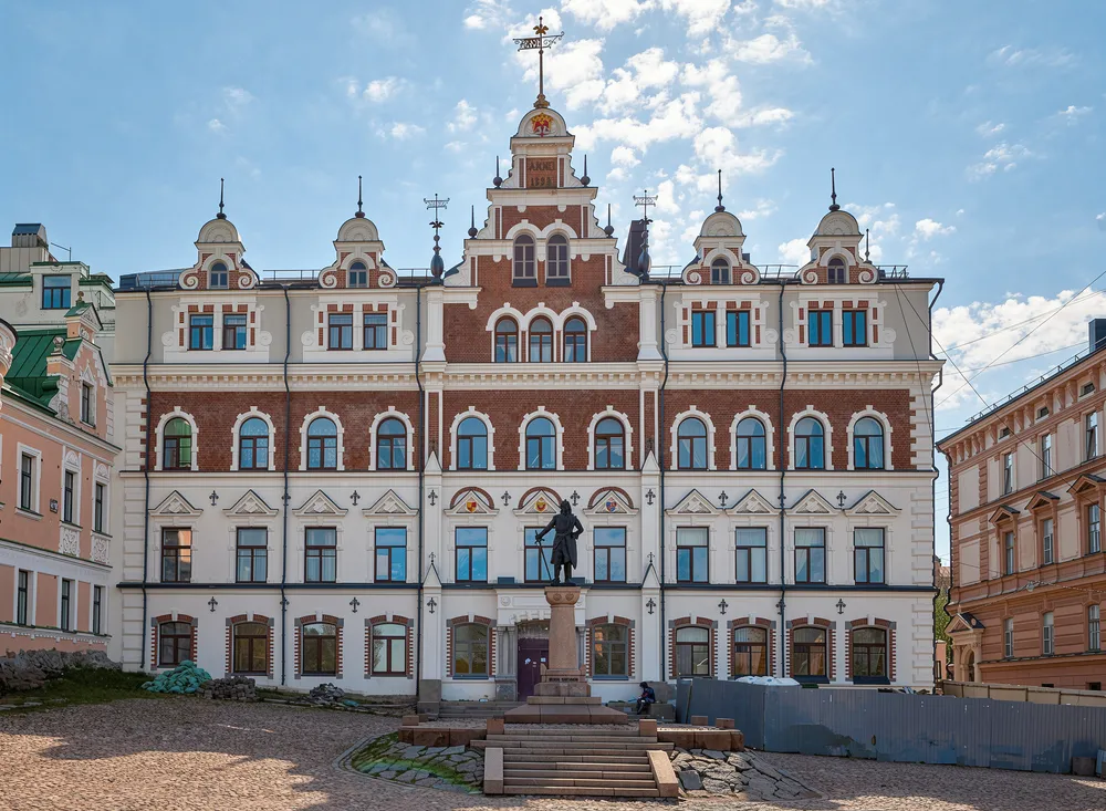 башня и площадь Ратуши